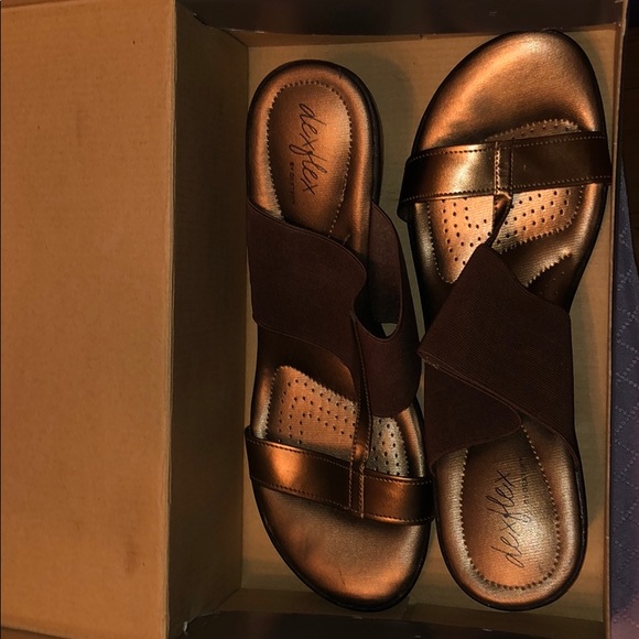 Sandel - Picture 2 of 2